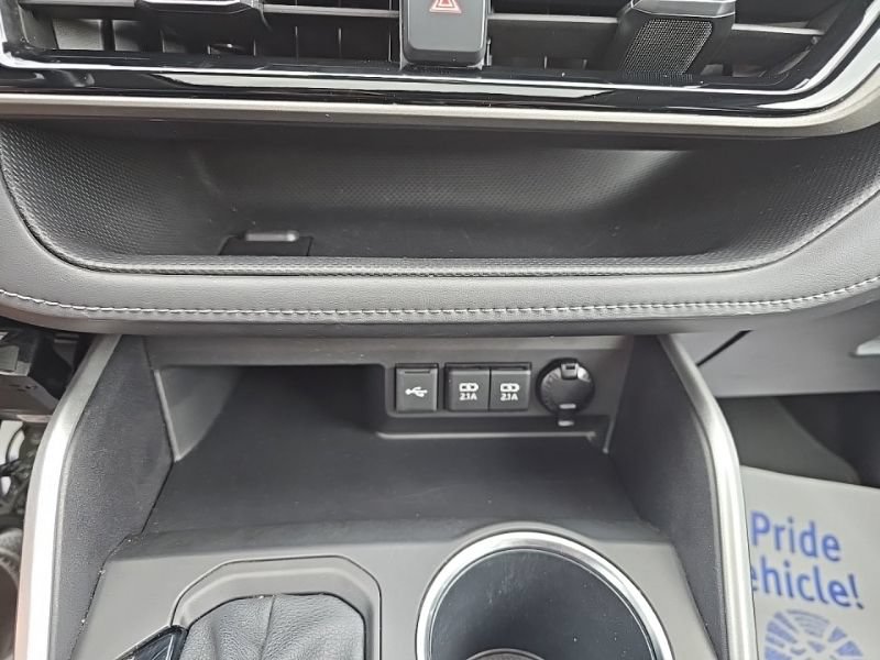 Used 2021 Toyota Highlander XLE AWD/4WD image 21