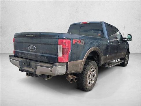 Used 2017 Ford F250 Lariat w/ Chrome Package image 5