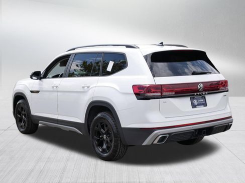 Certified 2026 Volkswagen Atlas Peak Edition AWD/4WD image 5