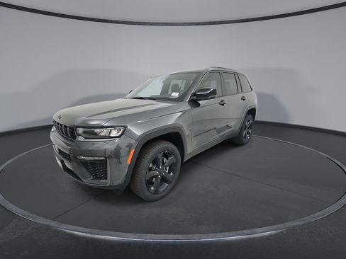 New 2026 Jeep Grand Cherokee Limited w/ Limited Altitude Package AWD/4WD image 4