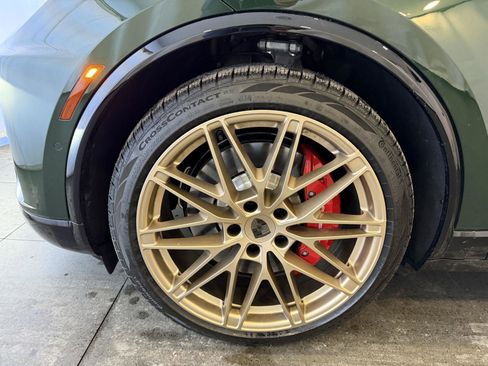 New 2026 Porsche Macan Turbo Electric image 10