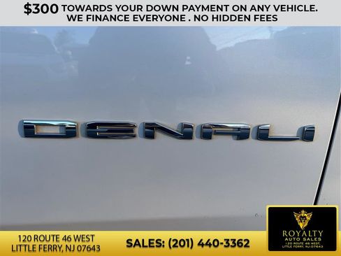 Used 2021 GMC Yukon XL Denali w/ Denali Premium Package image 35