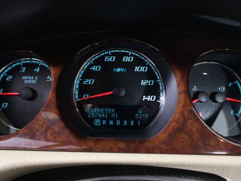 Used 2010 Buick Lucerne CXL image 30