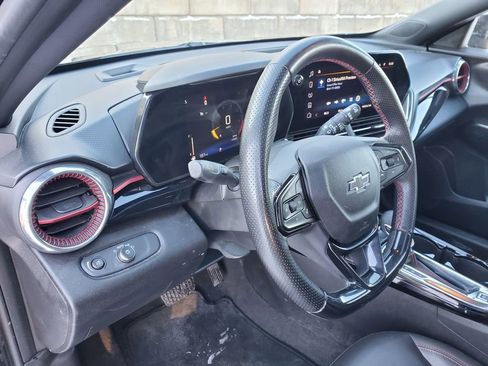 Used 2024 Chevrolet Trax RS w/ Sunroof Package image 17