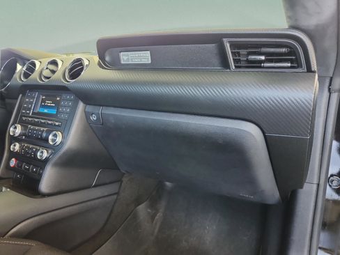 Used 2016 Ford Mustang Coupe RWD image 19