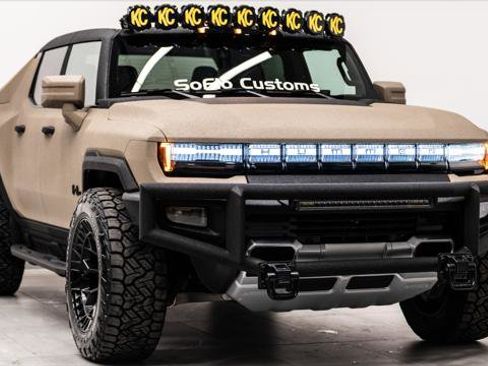 Used 2025 GMC Hummer EV 3X w/ LPO, Dark Essentials Package AWD/4WD image 4