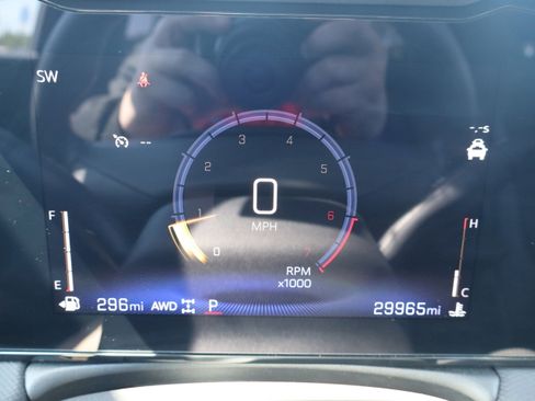 Used 2025 Chevrolet TrailBlazer LT AWD/4WD image 23