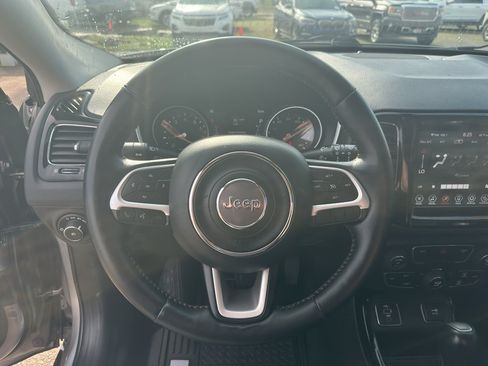 Used 2019 Jeep Compass Limited FWD image 13