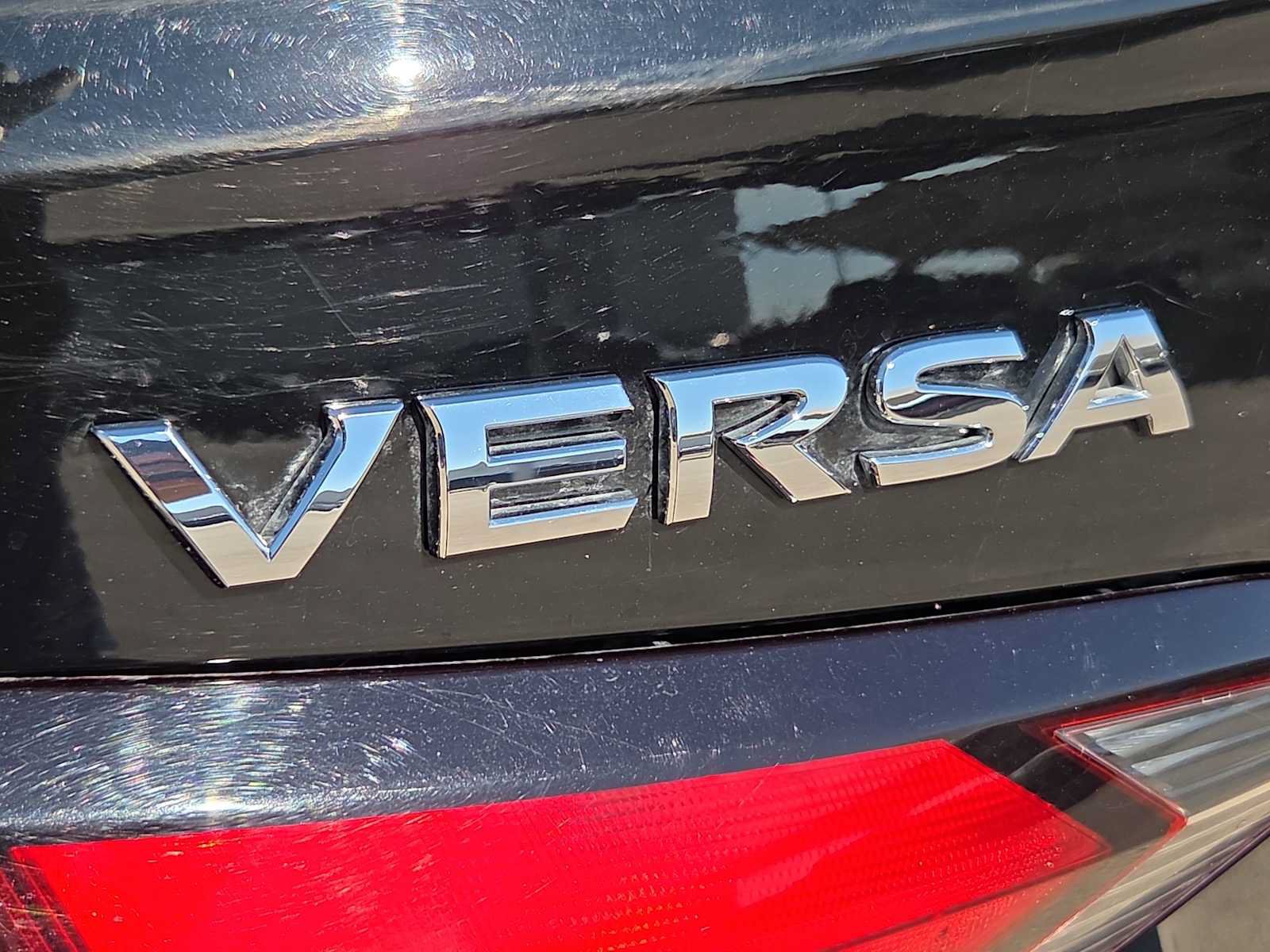 Used 2025 Nissan Versa SV FWD image 11
