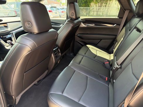 Used 2023 Cadillac XT5 Premium Luxury w/ Technology Package AWD/4WD image 10
