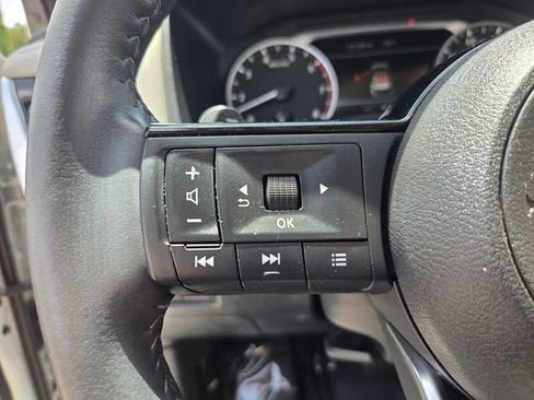 Used 2023 Nissan Rogue SL AWD/4WD image 26