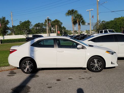 Used 2017 Toyota Corolla LE image 7