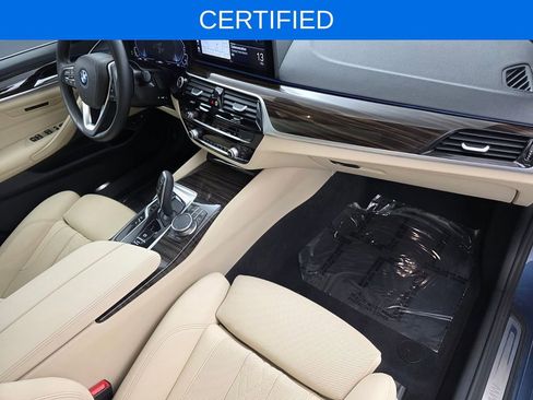 Certified 2023 BMW 530e w/ Premium Package RWD image 30