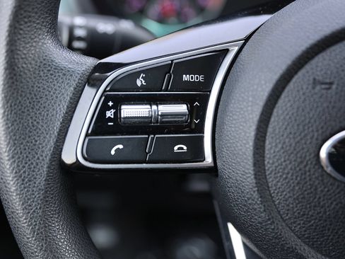 Used 2020 Kia Optima LX FWD image 32