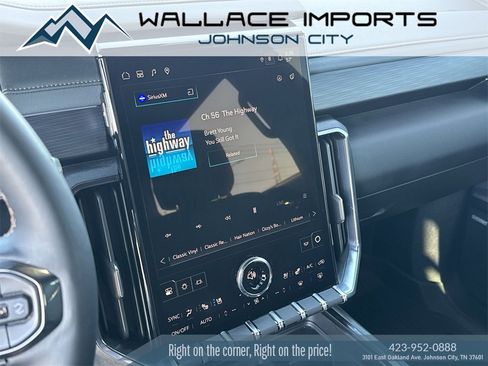 Used 2024 GMC Acadia AT4 w/ Super Cruise Package image 24