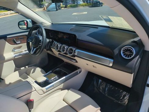Used 2023 Mercedes-Benz GLB 250 image 29