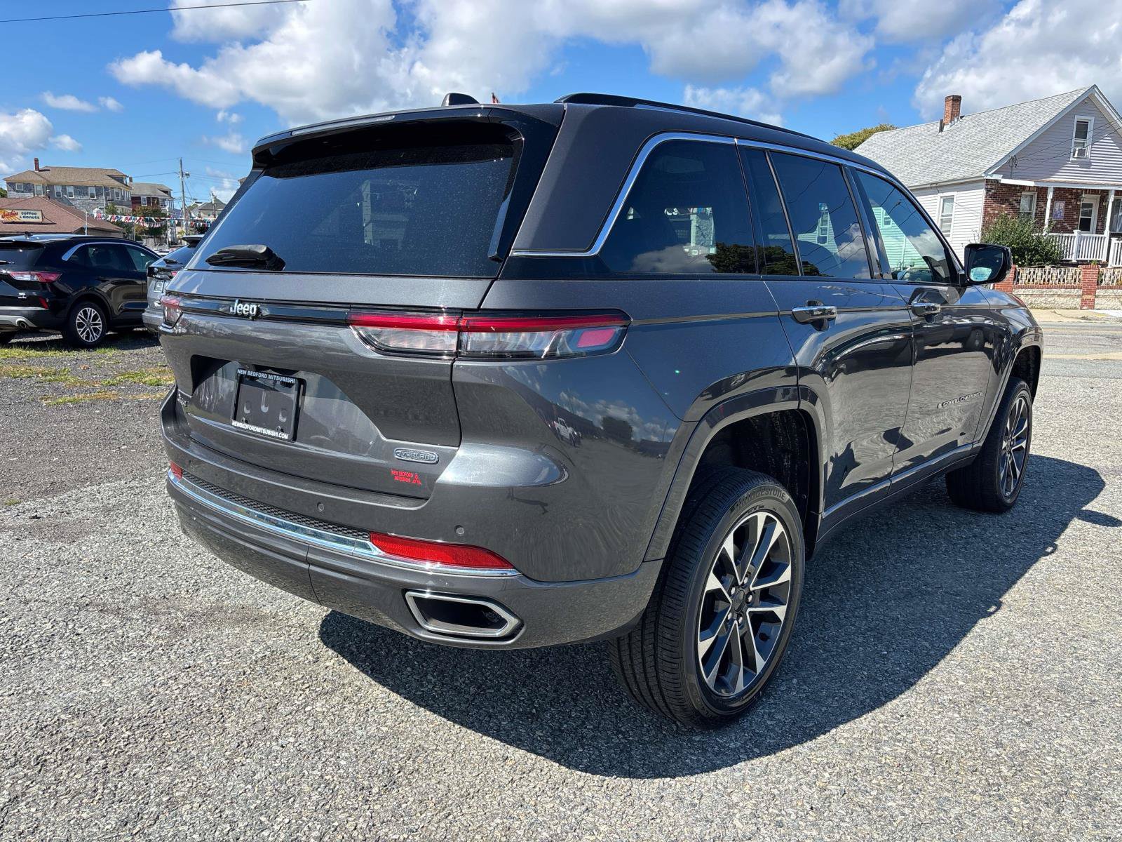 Used 2022 Jeep Grand Cherokee Overland AWD/4WD image 5