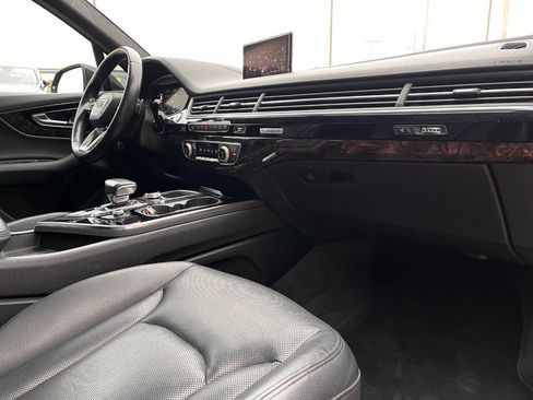 Used 2018 Audi Q7 3.0T Prestige w/ Prestige Package image 28