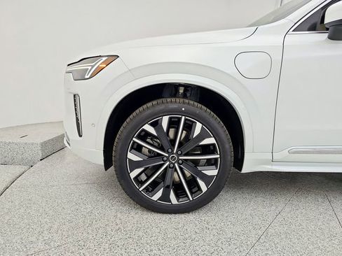 New 2026 Volvo XC90 T8 Plus w/ Protection Package AWD/4WD image 29