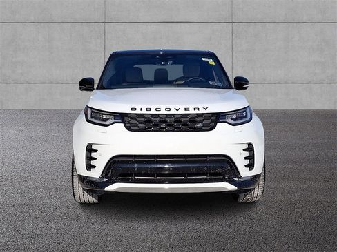 Certified 2025 Land Rover Discovery Dynamic SE image 2