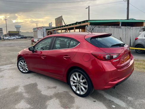 Used 2017 MAZDA MAZDA3 Touring FWD image 4