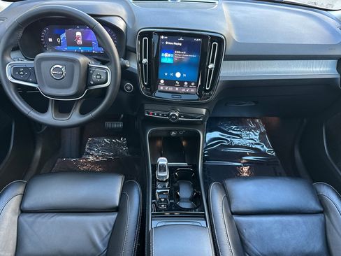 Certified 2023 Volvo XC40 B5 Plus w/ Protection Package Premier image 15