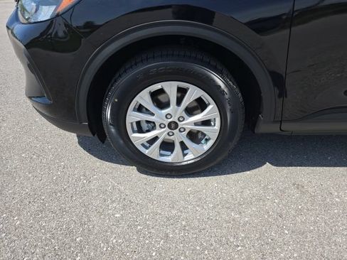 Certified 2023 Ford Escape Active AWD/4WD image 9