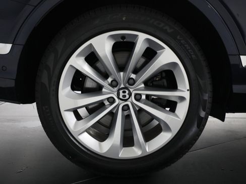 New 2025 Bentley Bentayga image 16