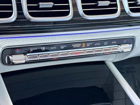 Certified 2025 Mercedes-Benz Maybach GLS 600 4MATIC image 18