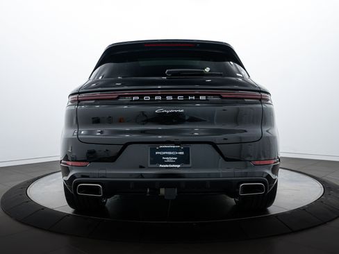 Certified 2025 Porsche Cayenne image 6