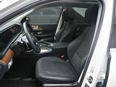 Used 2026 Mercedes-Benz GLS 450 4MATIC image 18