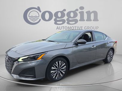 Used 2025 Nissan Altima 2.5 SV