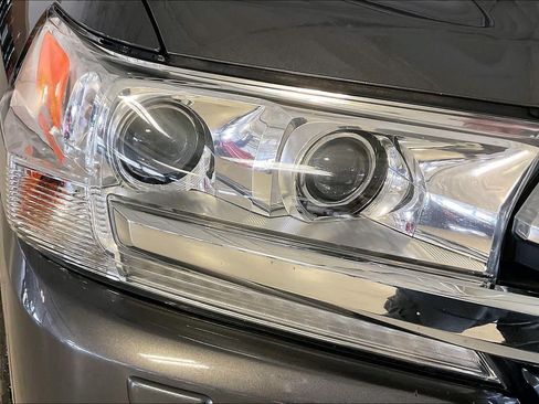 Used 2018 Toyota Land Cruiser AWD/4WD image 25