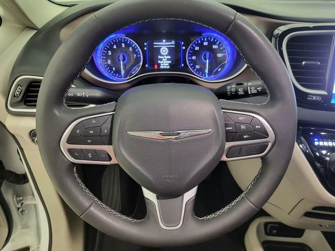 Used 2024 Chrysler Voyager LX FWD image 3