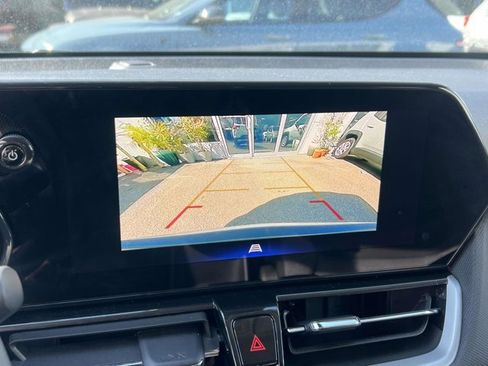 Used 2025 Chevrolet TrailBlazer LT AWD/4WD image 25