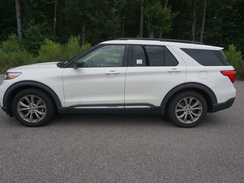 Used 2020 Ford Explorer XLT w/ Equipment Group 202A RWD image 21