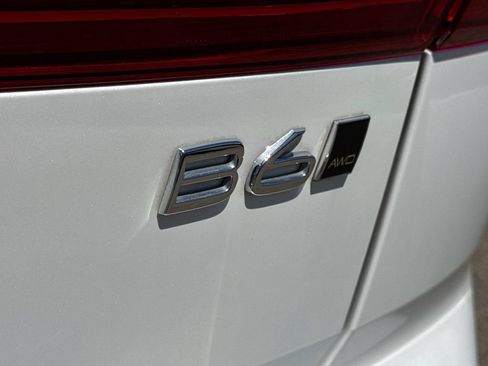 Used 2022 Volvo XC60 B6 R-Design w/ Advanced Package AWD/4WD image 13