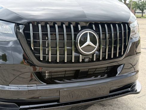 Used 2024 Mercedes-Benz Sprinter 2500 image 8