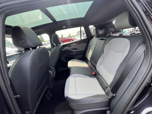 Certified 2025 Volkswagen Tiguan SE R-Line AWD/4WD image 25