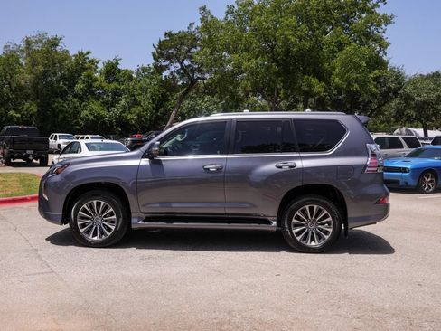Used 2023 Lexus GX 460 Luxury w/ Accessory Package AWD/4WD image 2