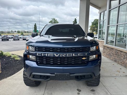 Used 2020 Chevrolet Silverado 1500 Custom w/ Custom Value Package AWD/4WD image 3