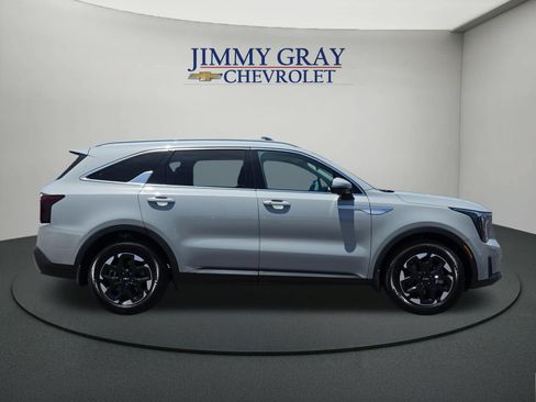 Used 2025 Kia Sorento S w/ Panoramic Sunroof Package FWD image 6