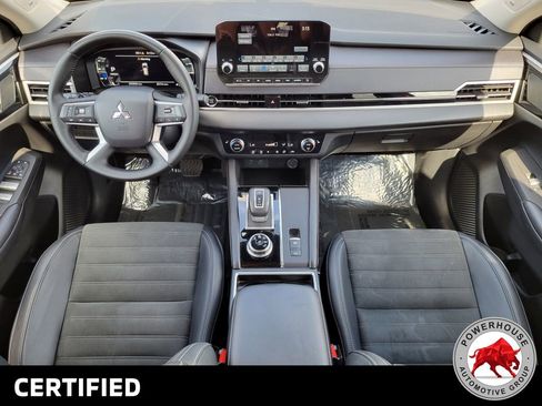 Used 2023 Mitsubishi Outlander SE image 18