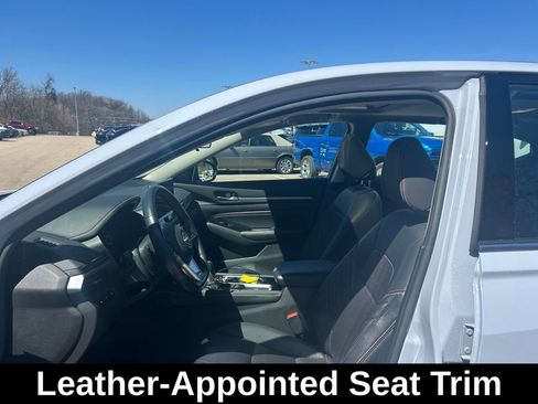 Used 2023 Nissan Altima 2.5 SR w/ SR Premium Package AWD/4WD image 10