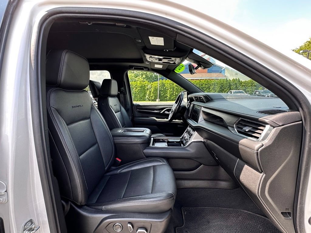 Certified 2021 GMC Yukon XL Denali w/ Denali Ultimate Package AWD/4WD image 12