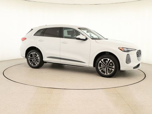 New 2025 Audi Q5 Premium image 9