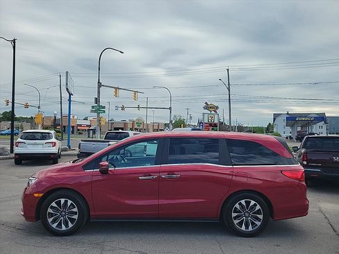 Used 2022 Honda Odyssey EX-L image 2