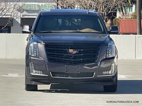 Used 2017 Cadillac Escalade ESV Platinum image 2