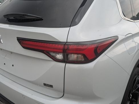 Used 2024 Mitsubishi Outlander SE Black Edition FWD image 37