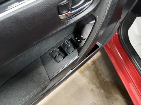 Used 2019 Toyota Corolla LE FWD image 23